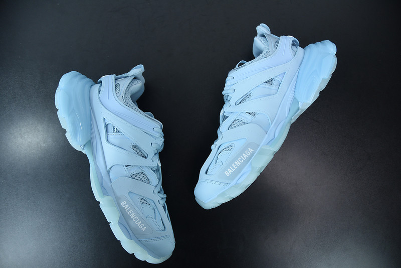 bc track sneaker