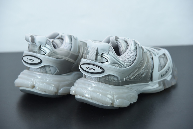 bc track sneaker
