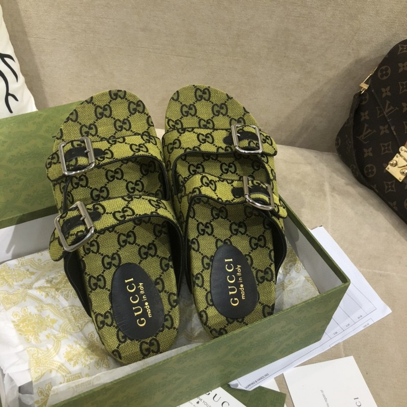 g*u*i sandals