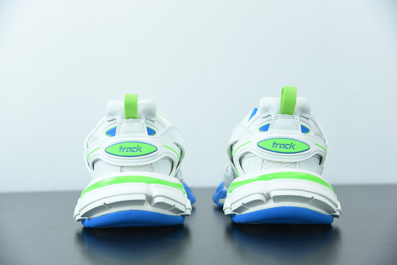 bc track sneaker