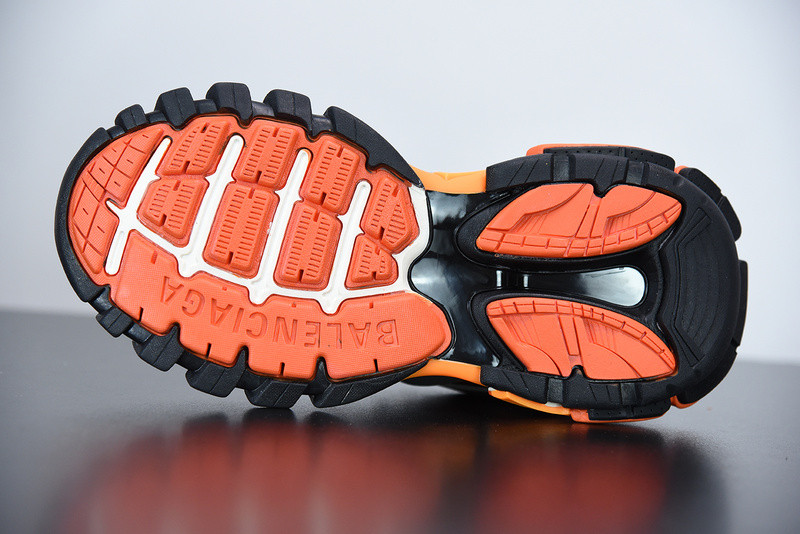 bc track sneaker