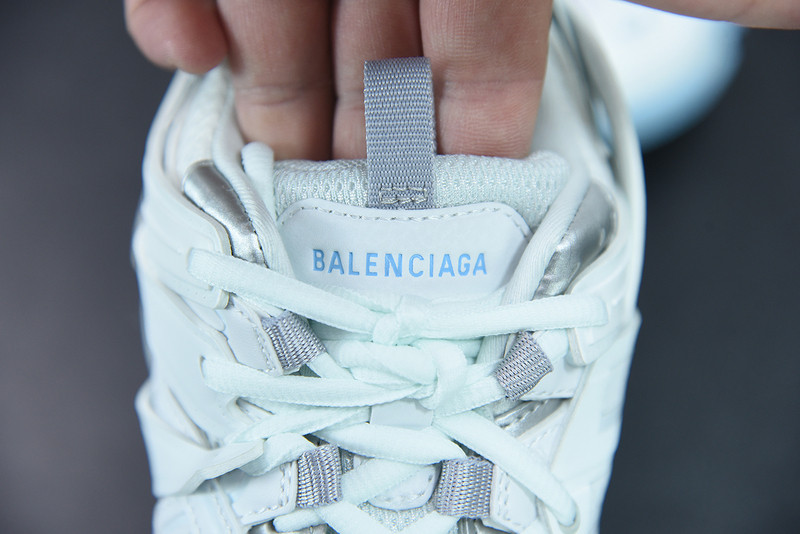 bc track sneaker