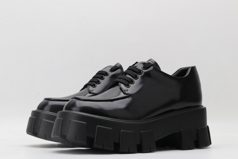 pr sneaker