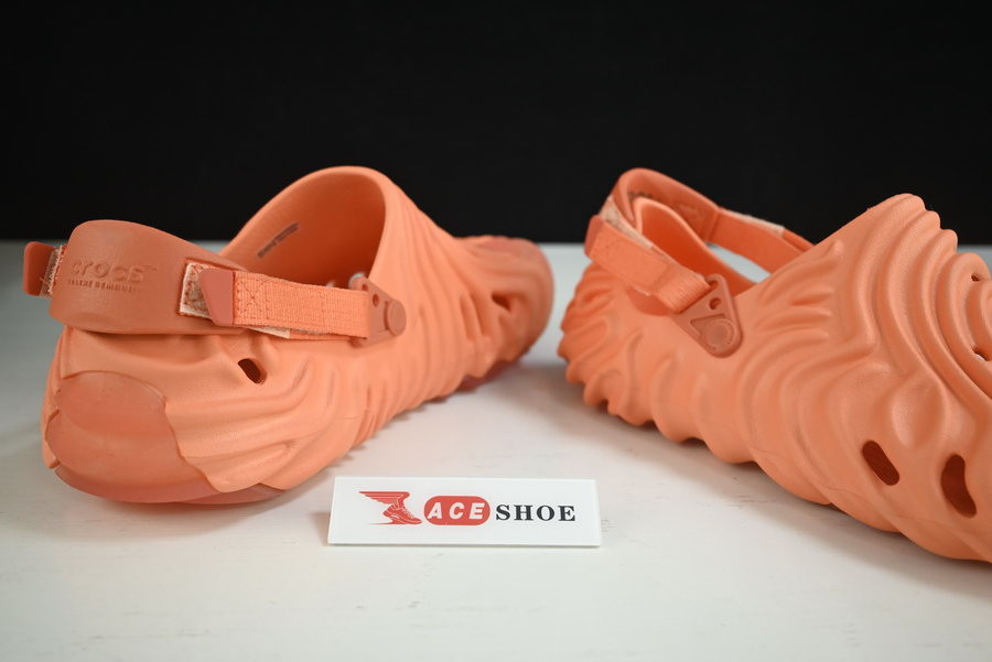 crocs pollex clog by salehe bembury 207393-6r