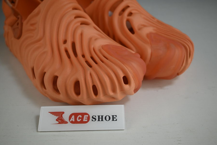 crocs pollex clog by salehe bembury 207393-6r