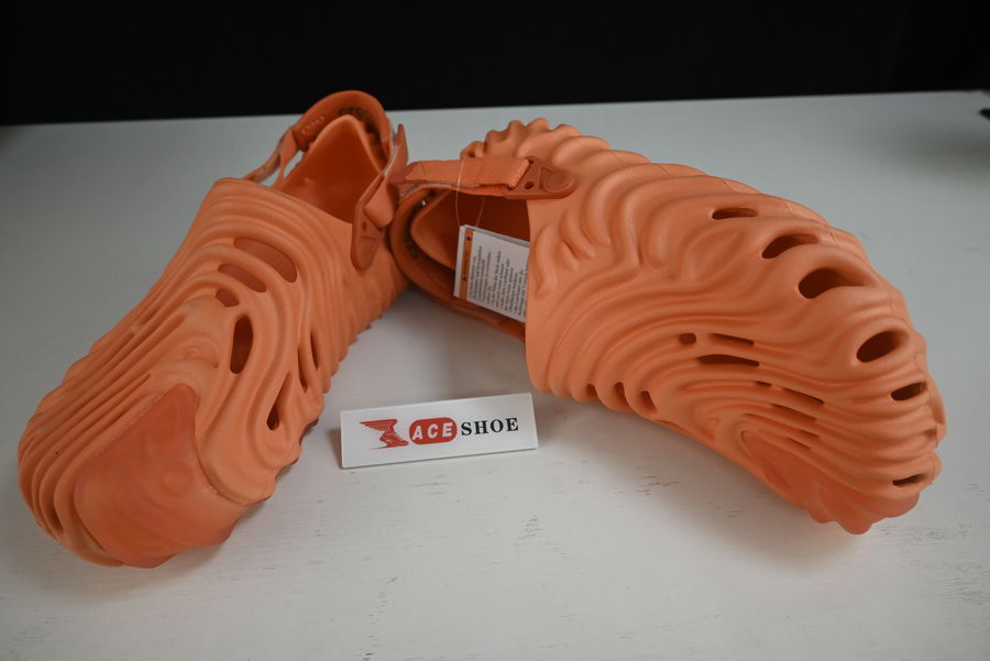 crocs pollex clog by salehe bembury 207393-6r