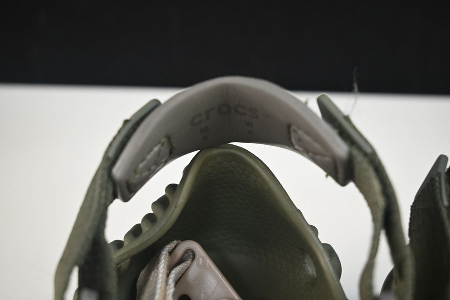 crocs pollex clog by salehe bembury cucumber 207393-309