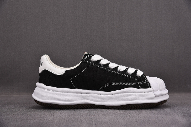 maison mihara yasuhiro sneaker