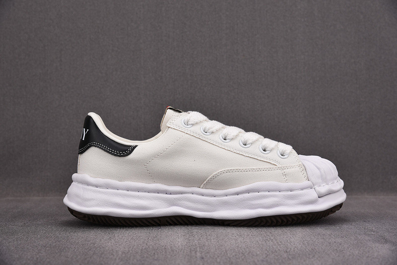 maison mihara yasuhiro sneaker