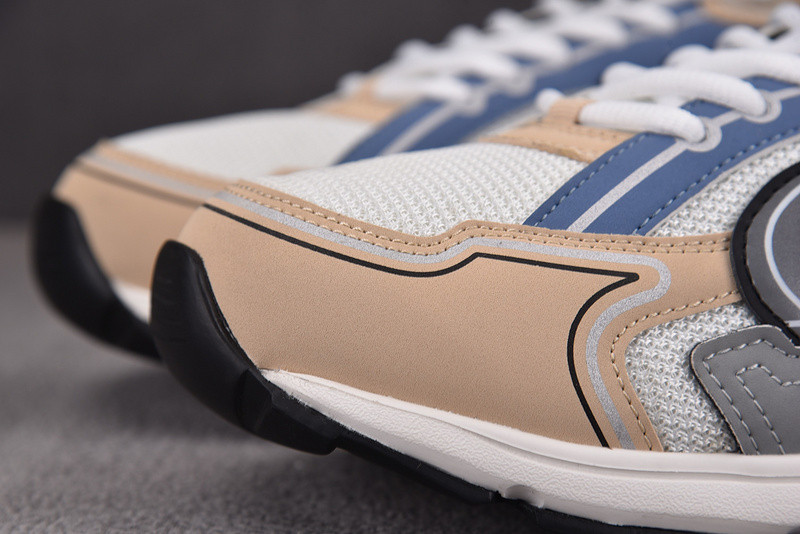 dio* sneaker