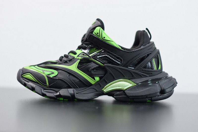 bc track sneaker