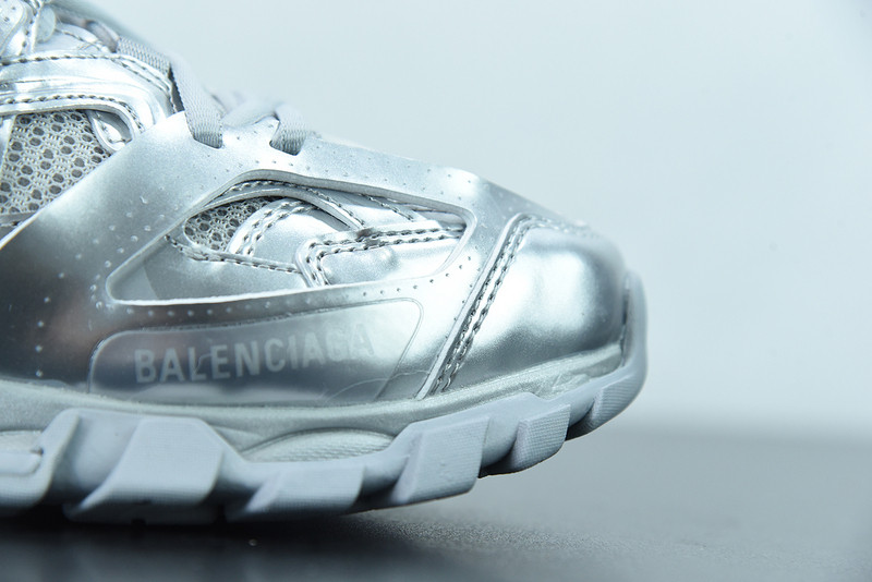 bc track sneaker