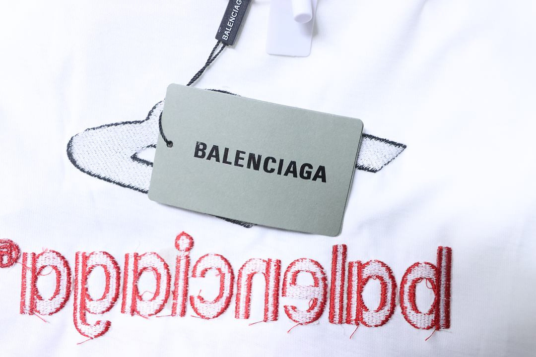 Ba1en*iaga Clothes