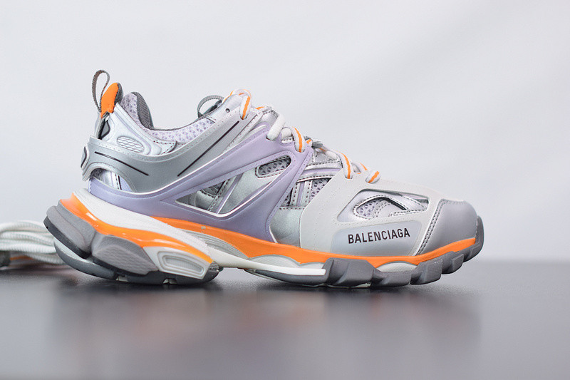 bc track sneaker