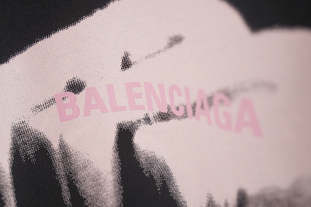 Ba1en*iaga Clothes