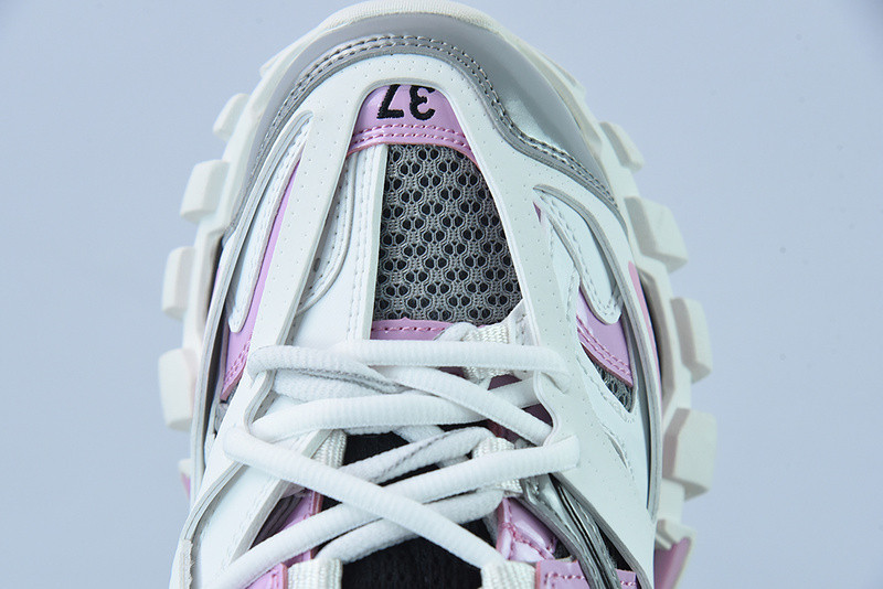 bc track sneaker