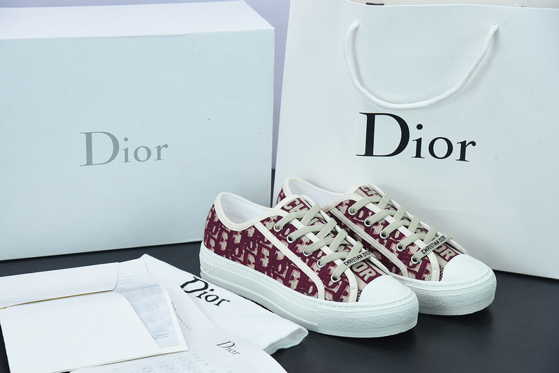 dio* low-top walk