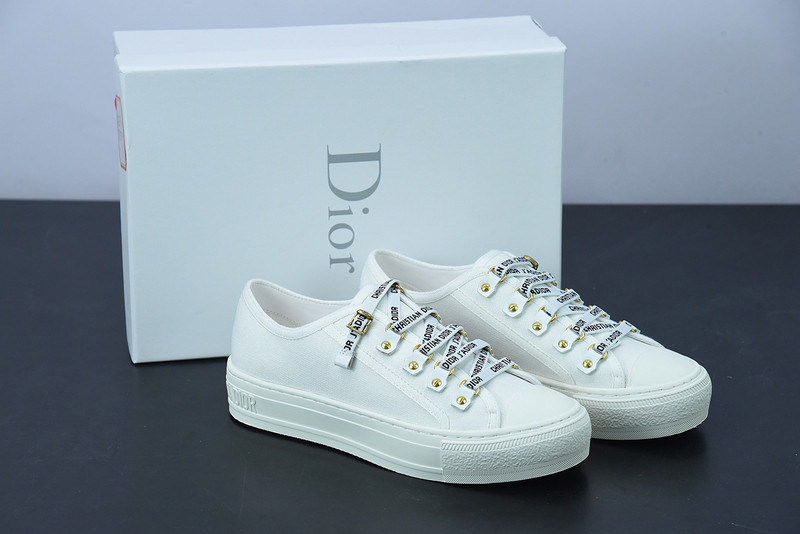 dio* low-top walk