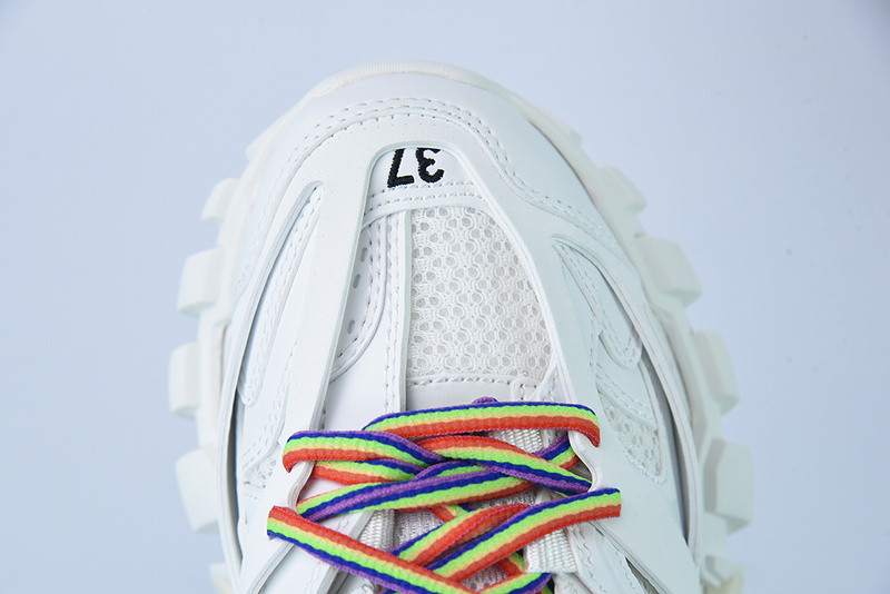 bc track sneaker