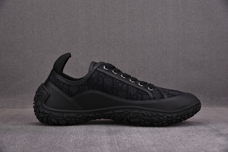 dio* sneaker