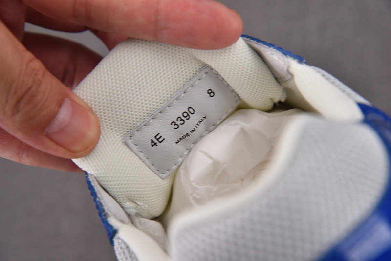 pr sneaker