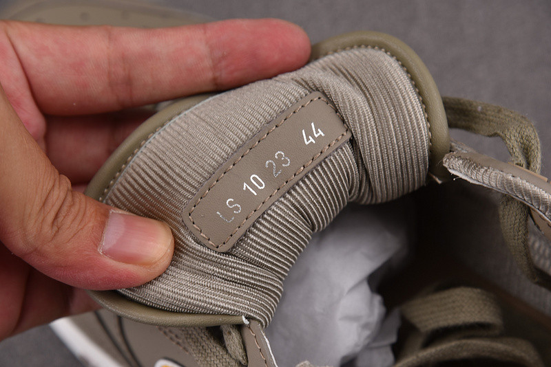 dio* sneaker