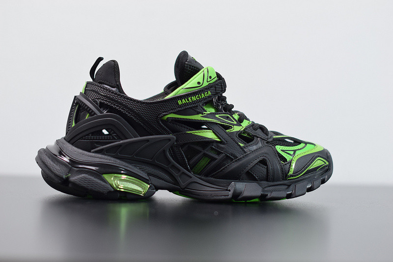 bc track sneaker