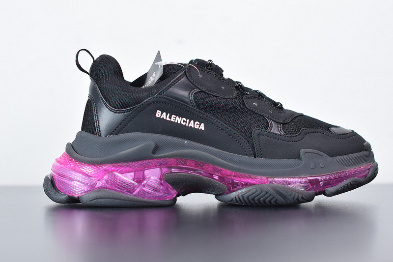 bc triple s trainer 541624 w09oa 0829