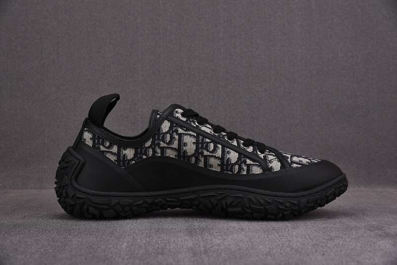 dio* sneaker