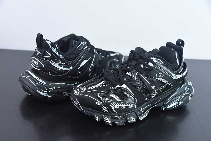 bc track sneaker