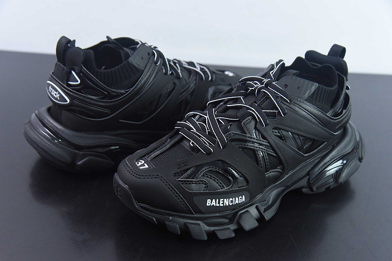 bc track sneaker