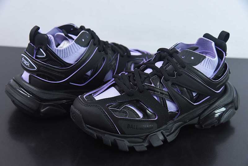 bc track sneaker