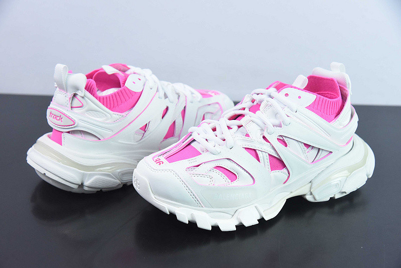 bc track sneaker
