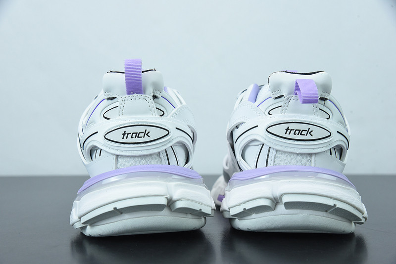 bc track sneaker