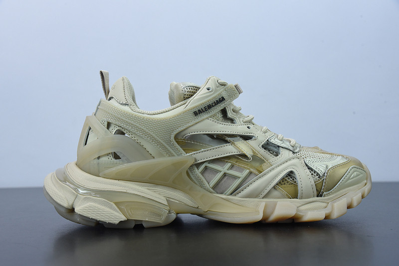 bc track sneaker
