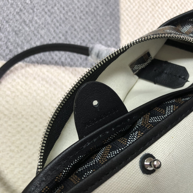 GOYARD PURSE