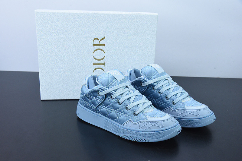dio* sneaker