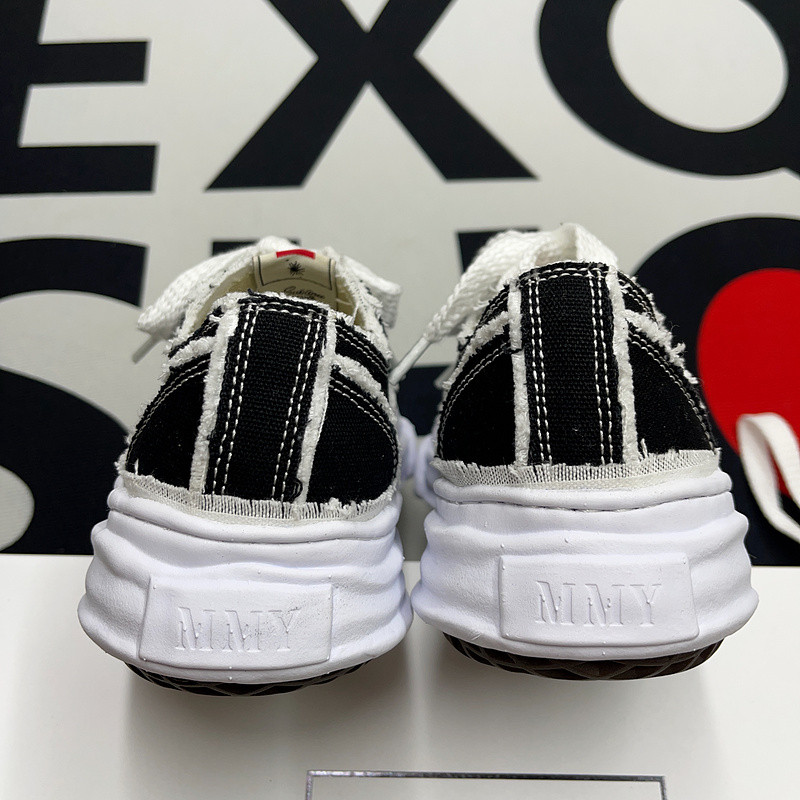 maison mihara yasuhiro sneaker