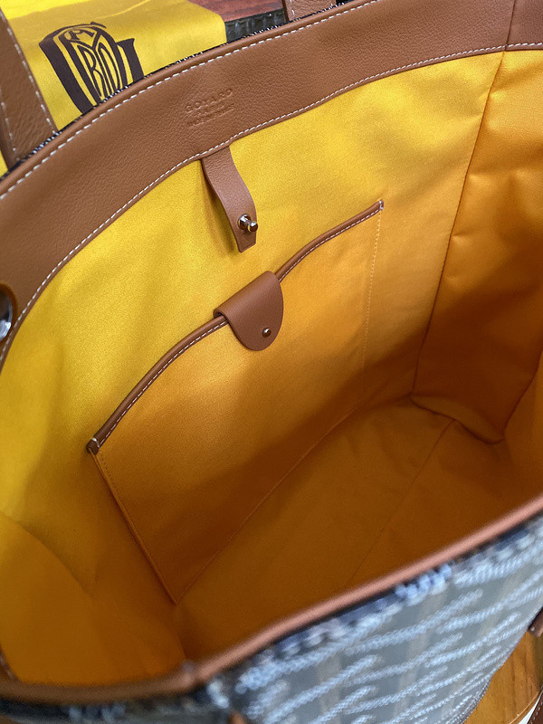 GOYARD PURSE