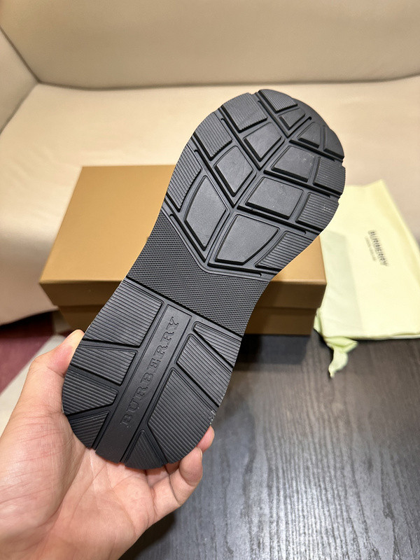B**rry sneaker