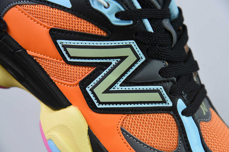 NEW BALANCE SNEAKER