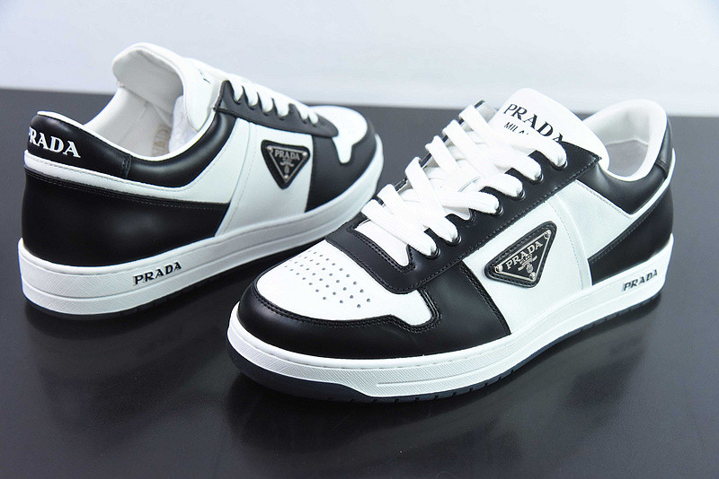pr sneaker