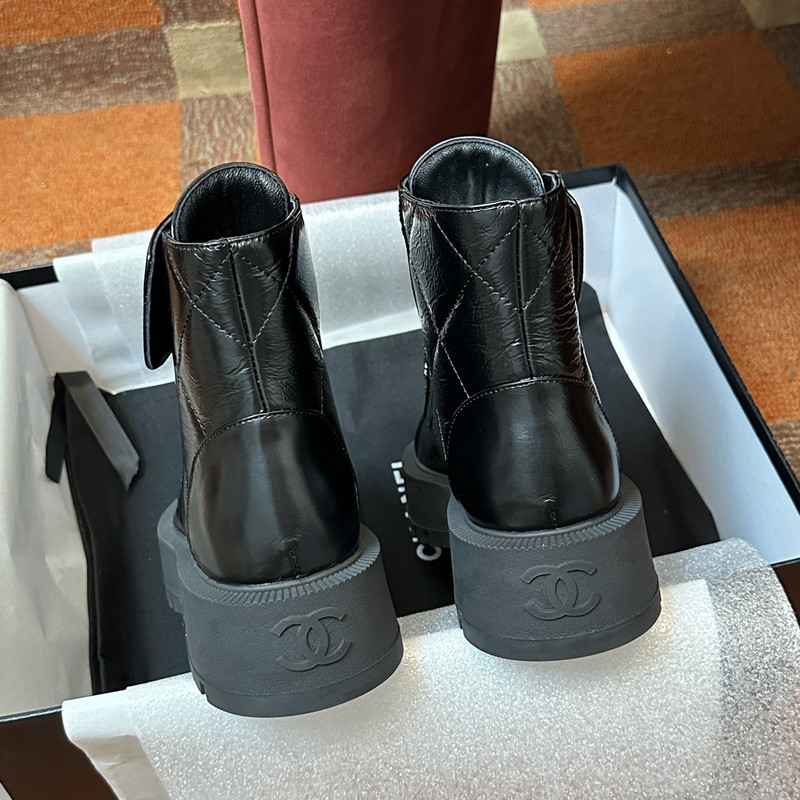 Ch*el sneaker
