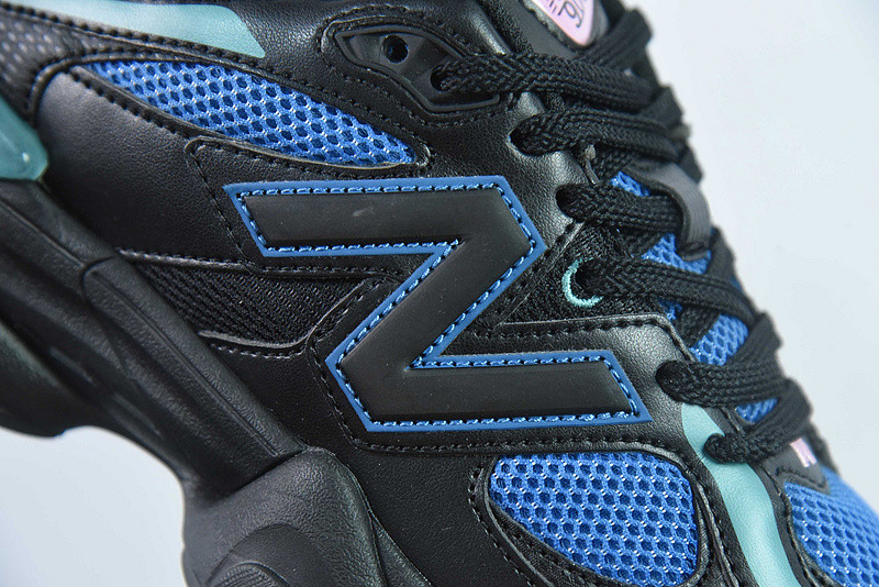 NEW BALANCE SNEAKER