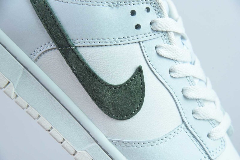 Nike Dunk Low Light Silver Juniper Green IM3371-030