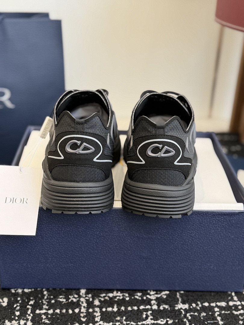 DIO* SNEAKER