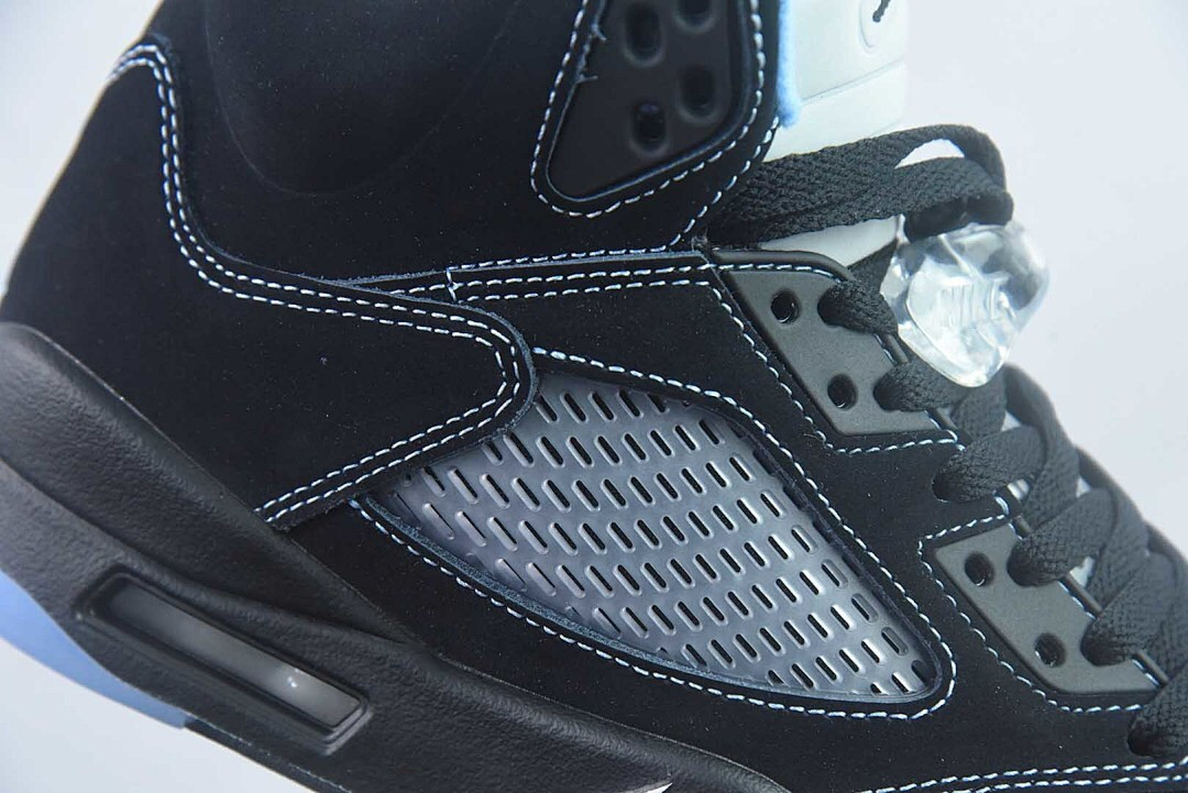 Air Jordan 5 “Black/University Blue” DD0587-008