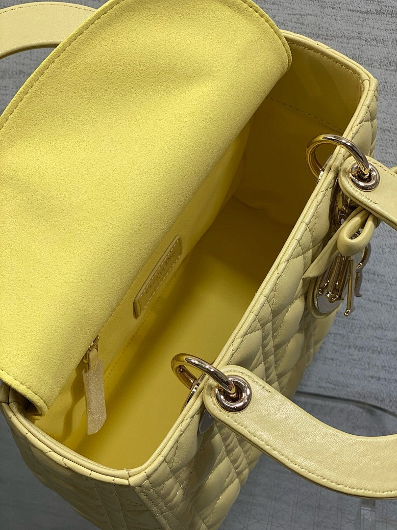 D10r BAG