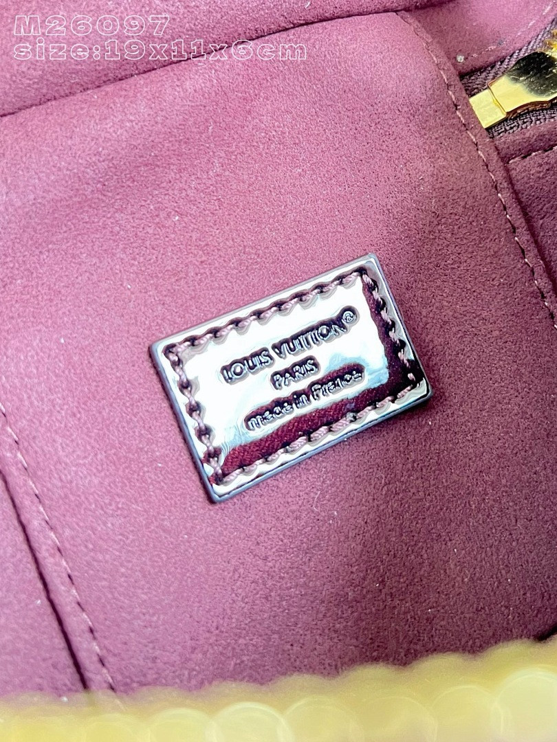 LVT PURSE
