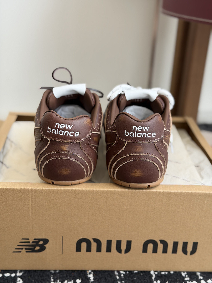 M1um1u SNEAKER